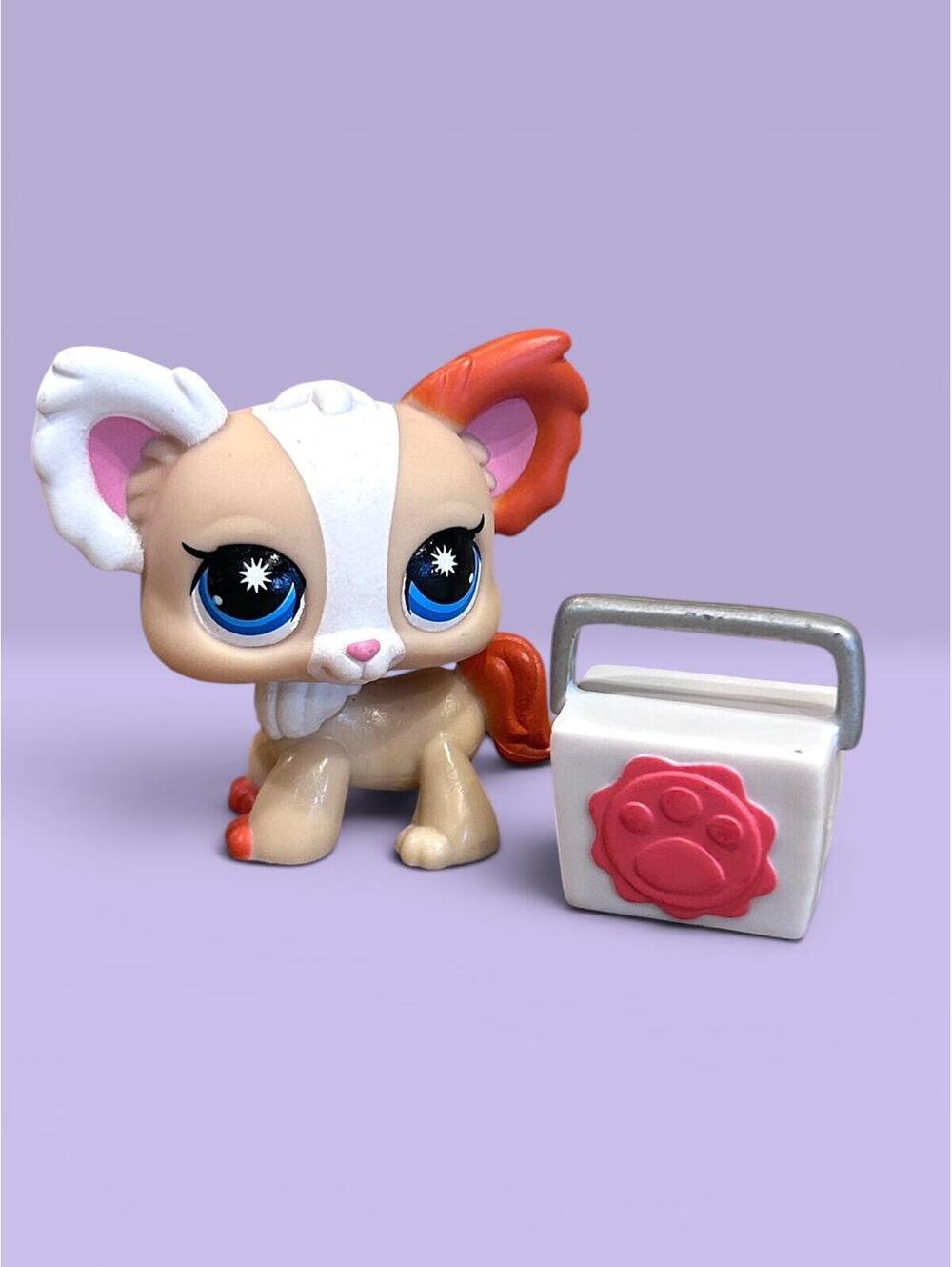 Littlest Pet Shop LPS Chihuahua #228 Gen 7 Series 4 with Lunchbox